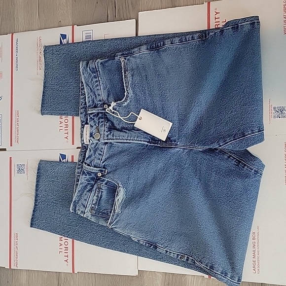 Good American blue jeans with frayed hem size 8/29 - Picture 10 of 12